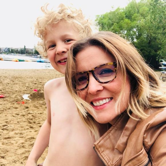 Meet your Posher, Amanda - Picture 1 of 1